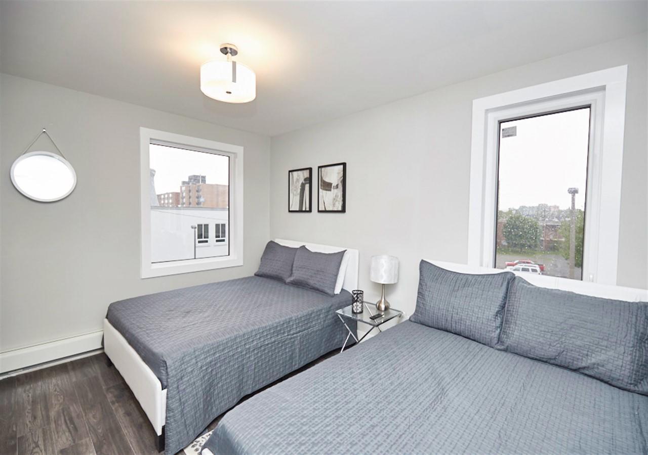 Clifton Hill Condos 4a Niagara Falls